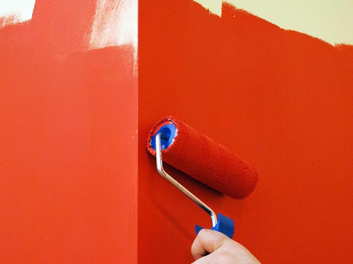 Можно ли красть. Краска для стен. Водоэмульсионная краска для стен. Окраска стен водоэмульсионной краской. Стены покрашены водоэмульсионной краской.