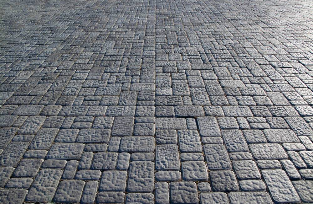 Укладка тротуарной плитки своими руками: пошаговая инструкция и советы