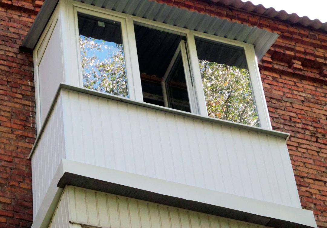 Остекление балкона с крышей на последнем этаже | крыша на балкон под ключ