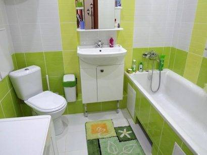 Дизайн маленькой ванной комнаты 2020: яркие современные идеи - 50 фото