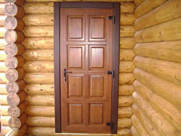 Деревянные входные двери для частных домов