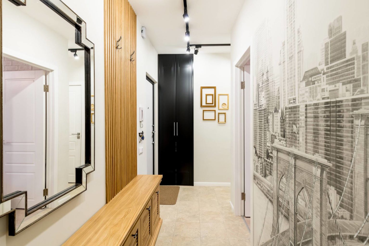 Дизайн узкой прихожей: 45 фото в интерьере квартиры