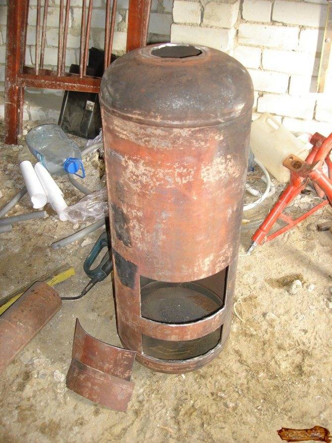 Буржуйка из газового баллона