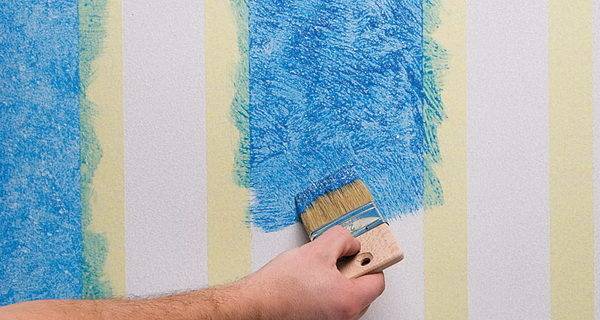 Покраска обоев водоэмульсионной краской: что учесть и как сделать