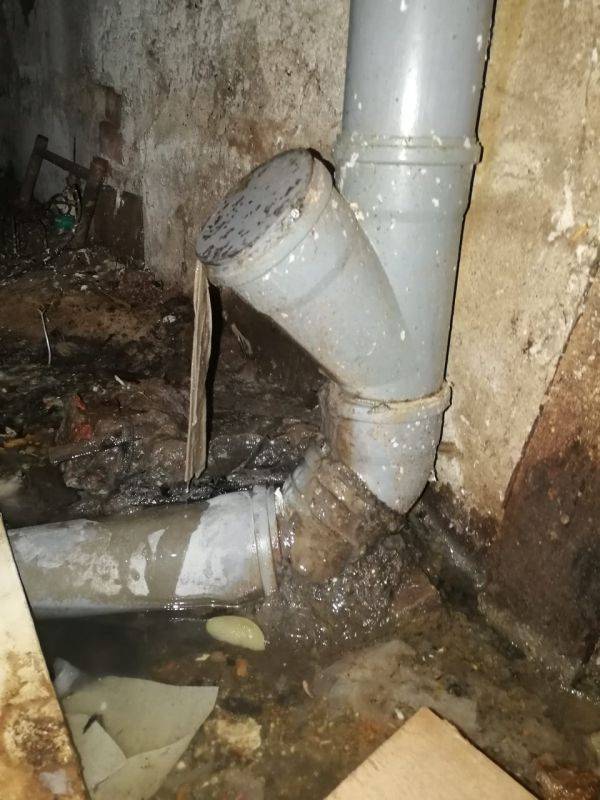 Что делать, если прорвало трубу в квартире?