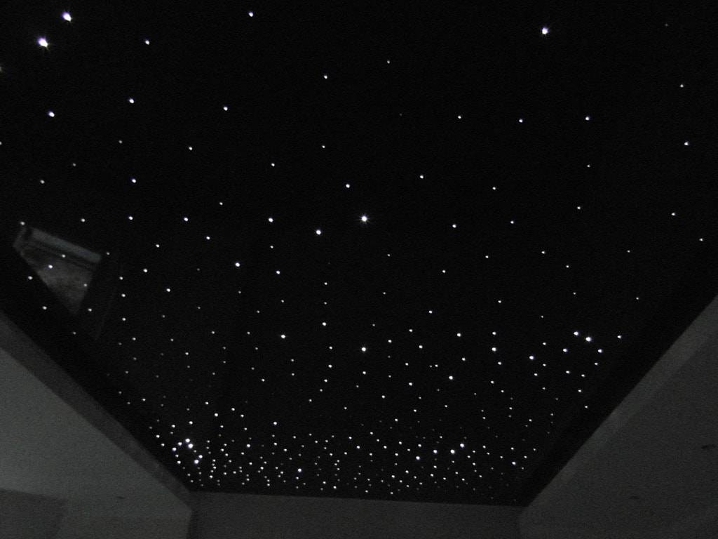 Натяжной потолок со звездным небом (11 фото)