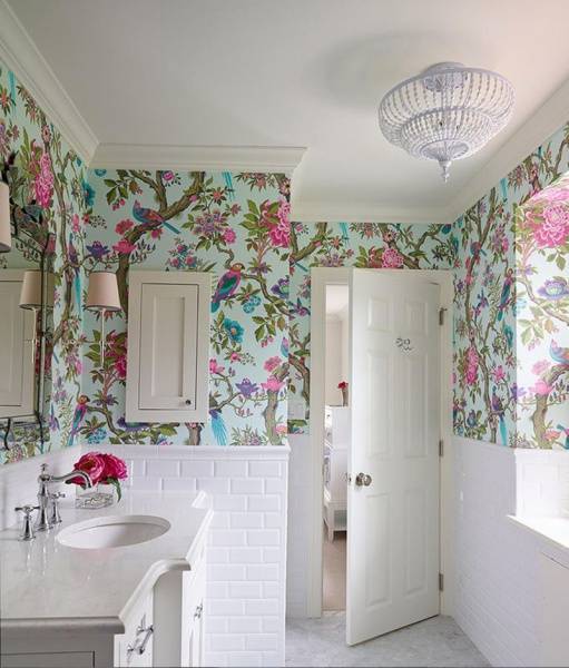 Обои для ванной комнаты (73 фото): влагостойкие моющие самоклеющиеся настенные покрытия, какие можно клеить изделия в помещение и отзывы профессионалов