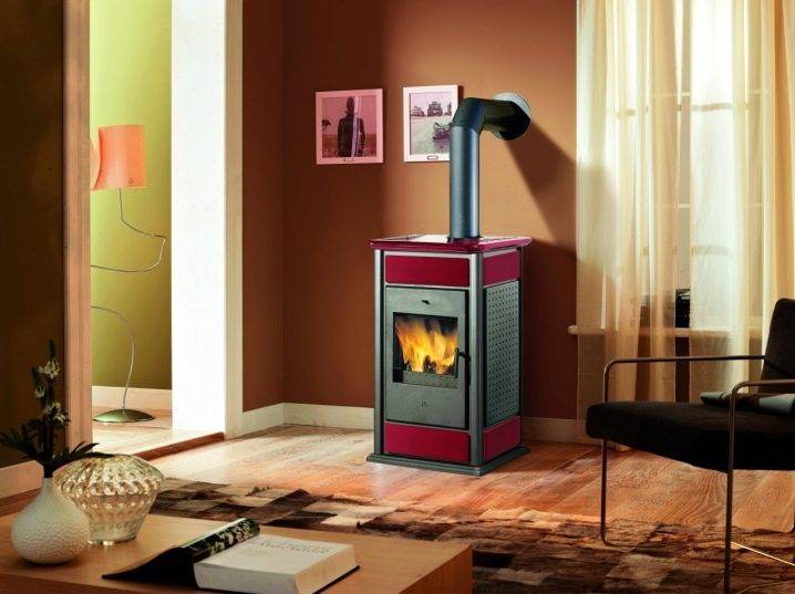 Настенный камин (51 фото): модель electrolux в интерьере, камины круглой и плоской формы