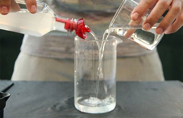 Чем растворить силиконовый герметик в домашних условиях: на стекле и пластике, использование растворителя