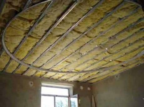 Как утеплить бетонный потолок?