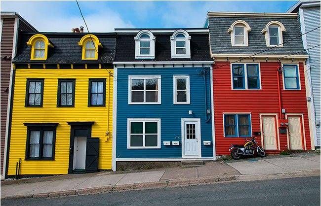 Как покрасить фасад дома своими руками, правильно красим деревянный или кирпичный дом, выбираем дизайн