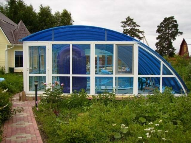 Беседки из поликарбоната: преимущества и поэтапное изготовление