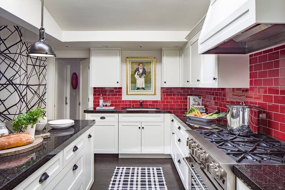 Фартук для кухни под кирпич (36 фото): особенности белых декоративных кирпичиков, характеристика фартуков в виде имитации кладки в кухонном интерьере