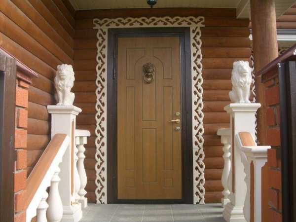 Какую входную дверь лучше поставить в частный дом: советы по выбору и монтаж
