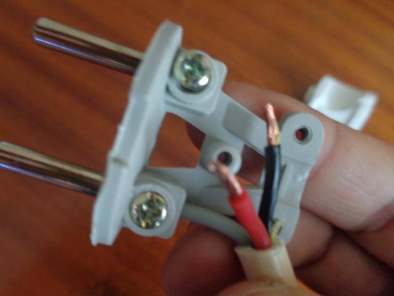 Как подключить электрическую вилку с заземлением и без | электрик в доме | дзен