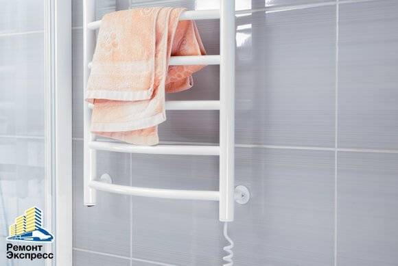 Как выбрать полотенцесушитель по размеру, форме, материалу | ремонт и дизайн ванной комнаты