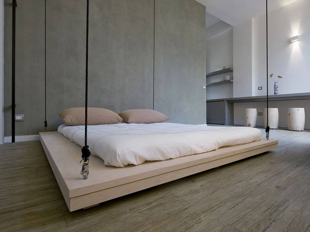Спальня в стиле "минимализм" (72 фото): дизайн интерьера серой комнаты, белая спальня, уютные варианты оформления в минималистическом стиле