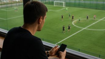 как арендовать поле для футбола