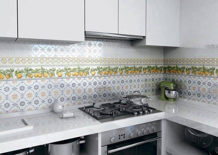 Плитка для кухни на фартук (57 фото): обзор крупной итальянской и испанской керамических плиток, выбираем модели для серой кухни, новинки кафеля пэчворк 10х10 см