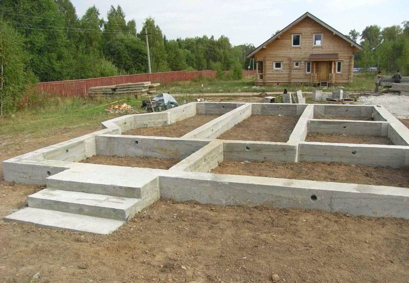 Какой лучше возвести фундамент под дом из газобетона?
