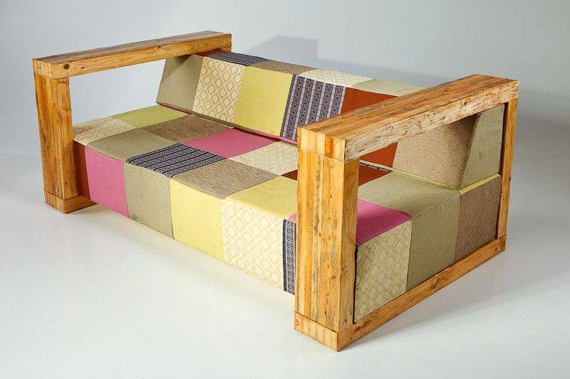 Самодельный диван. Диван на деревянном каркасе. Диван на деревянном каркасе раскладной. Кресло кровать с деревянным каркасом.