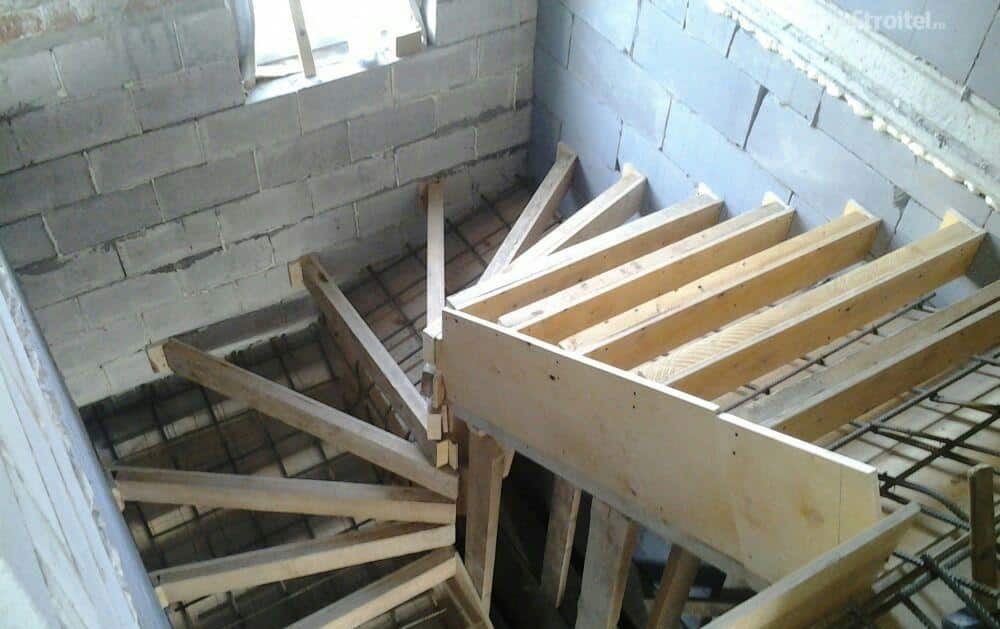 Заливка лестницы из бетона в частном доме своими руками: пошаговая инструкция + фото