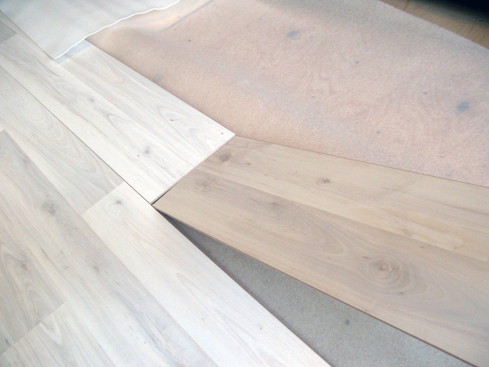 Как укладывать ламинат на деревянный пол – как правильно положить на пол из дерева?