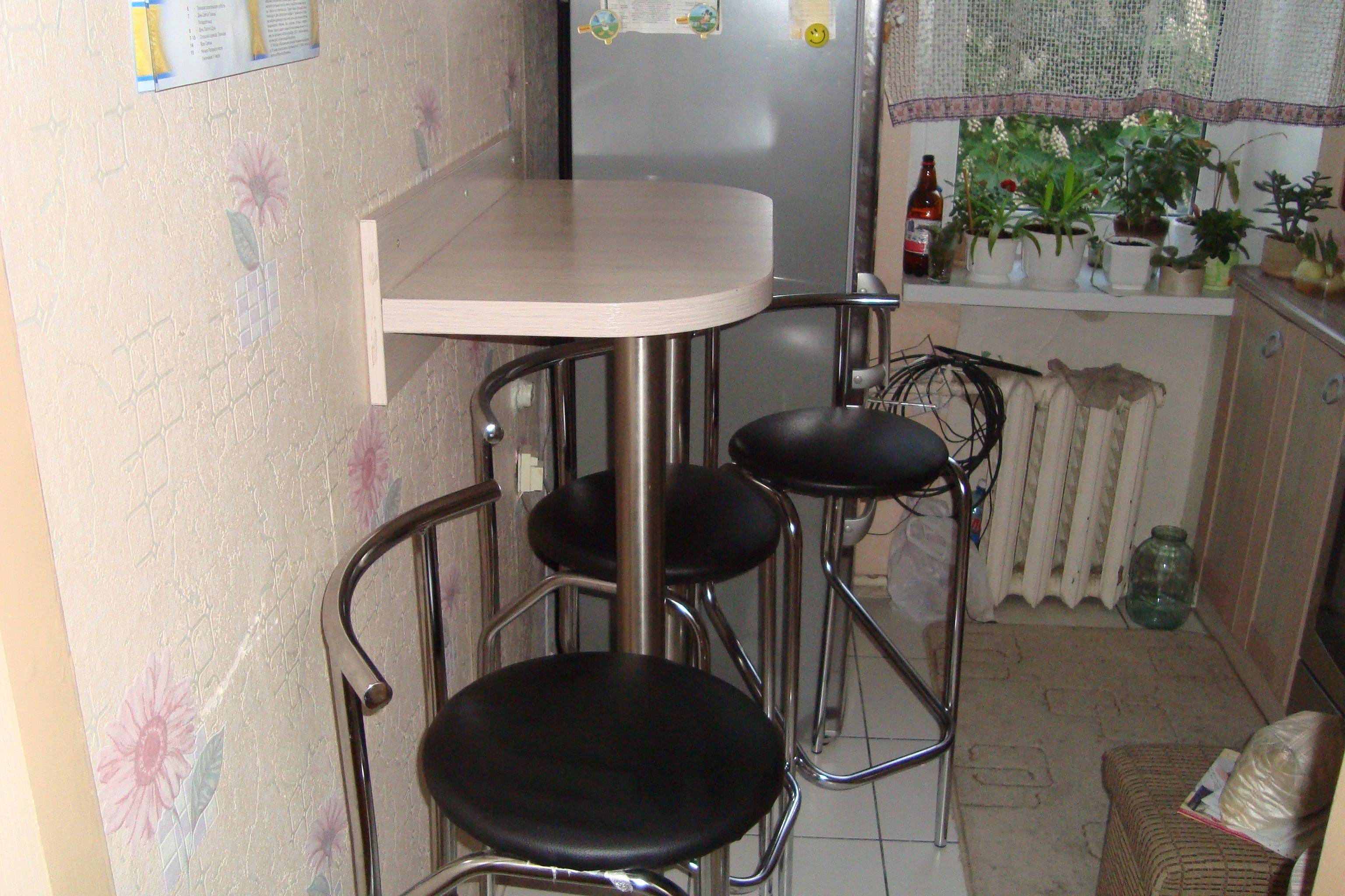 барная стойка из столешницы для кухни от стены