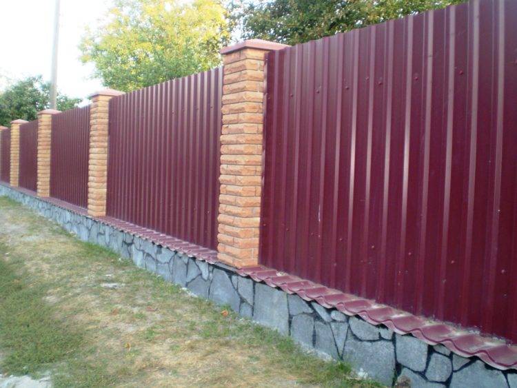 Забор из плоского шифера - всё о воротах и заборе