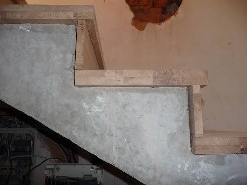 Обшивка деревом бетонной лестницы: как это делается