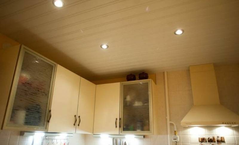 Отделка кухни: какими материалами лучше отделать стены и потолок своими руками