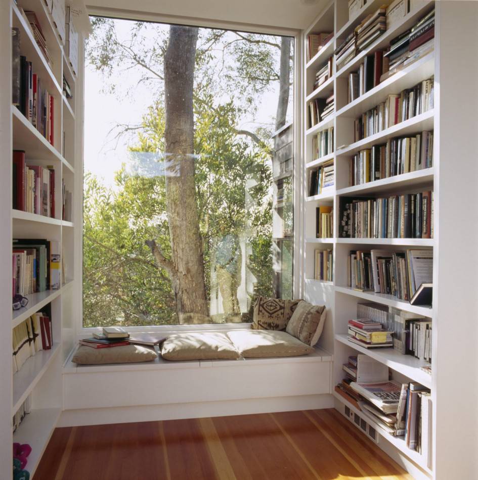 Как красиво хранить книги в интерьере квартиры
