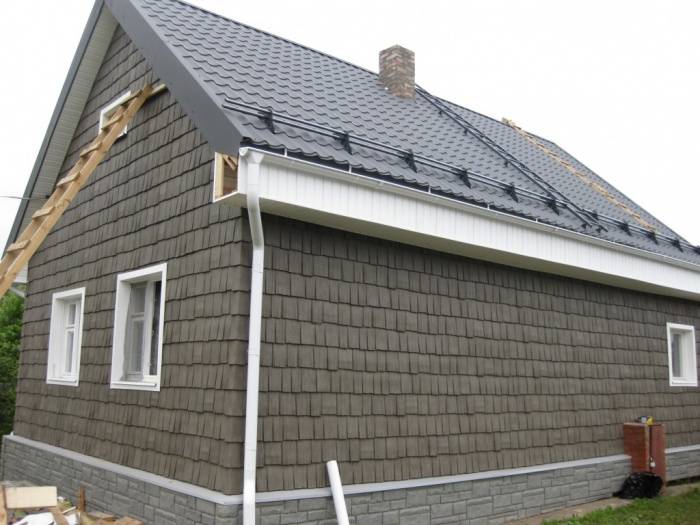Установка снегозадержателей на крышу из металлочерепицы: схемы монтажа