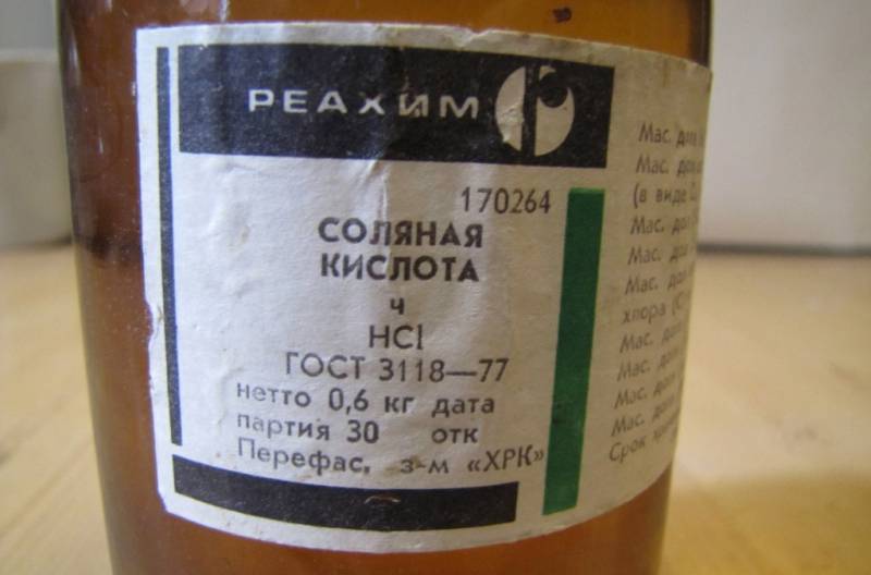 Самые эффективные способы, как очистить унитаз от известкового налета и мочевого камня