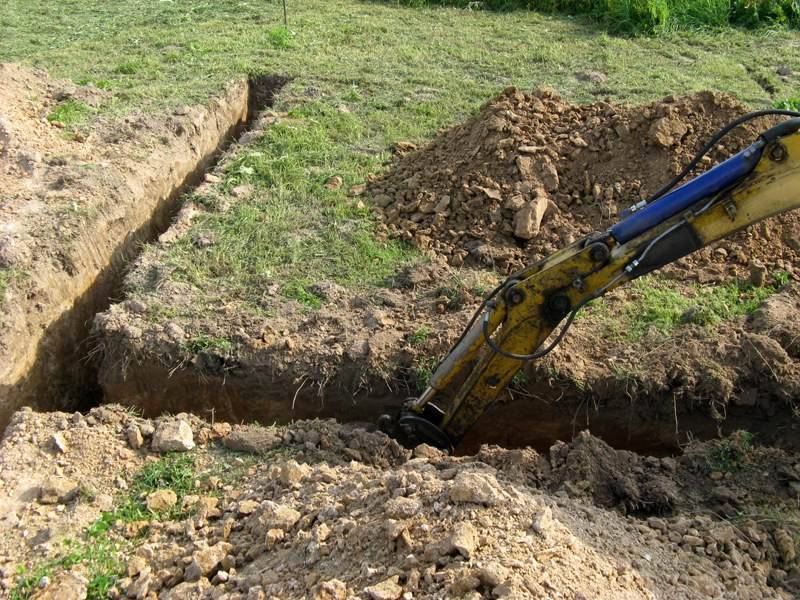 Как выкопать траншею под водопровод своими руками быстро и легко