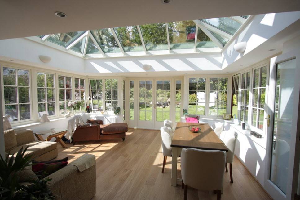 Особенности и варианты остекления веранд и террас частных домов