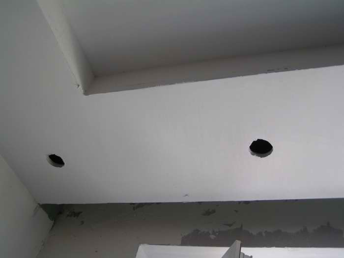 Особенности покраски потолка акриловой краской - подготовка поверхности и нанесение - блог о строительстве