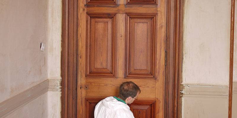 Реставрация межкомнатных дверей из массива