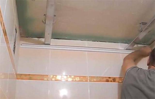 Как крепить панели пвх к стене и потолку различными способами