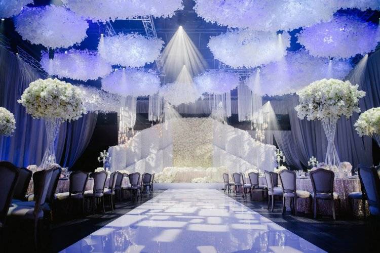 Оформление зала на свадьбу летом – яркие и теплые украшения