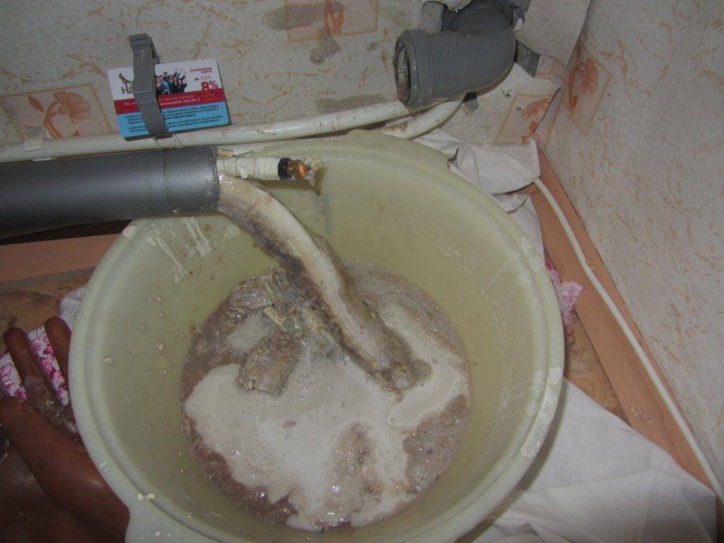 Чем расщепить жир в выгребной яме