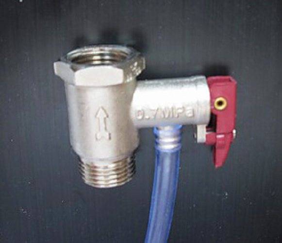 Предохранительный клапан для сброса давления в водонагревателе