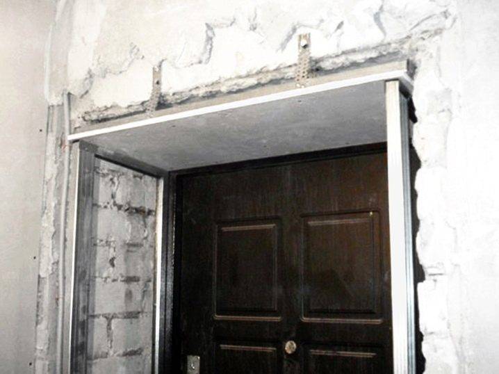 Установка металлических входных дверей