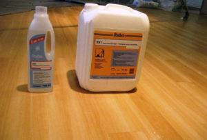 Чем мыть линолеум на кухне: как почистить и отмыть от пятен, чтобы блестел