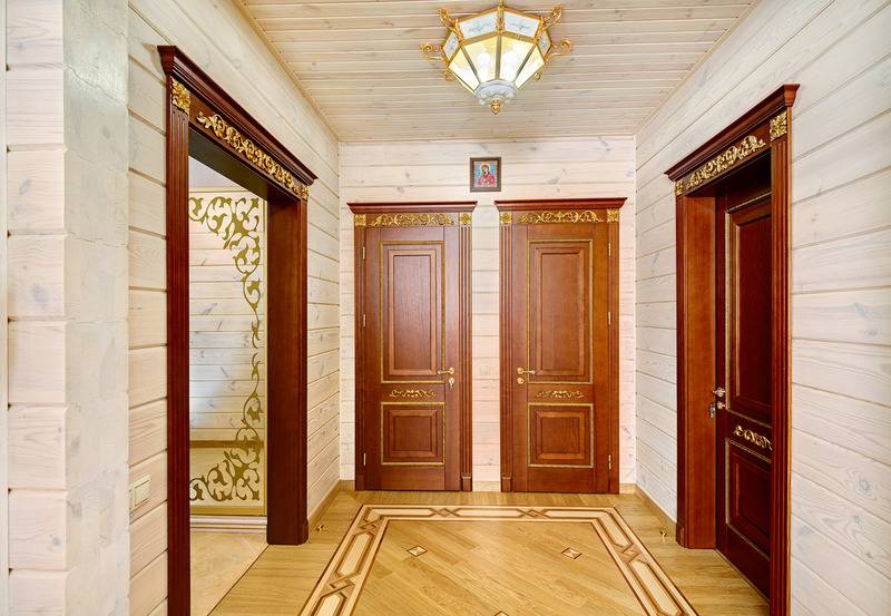Установка двери в срубе - установка металлической двери