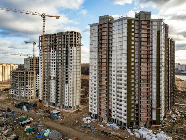 Как отслеживать динамику строительства и почему застройщики сдают жилье позже срока