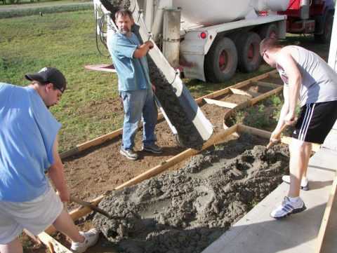Плитка бетонная для дорожек: методы производства и советы по самостоятельному изготовлению