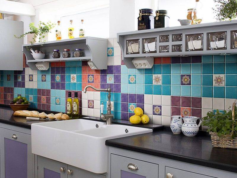 Плитка "кабанчик" на фартук кухни: в чем секрет такой популярности?