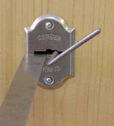 Как открыть китайскую дверь без ключа если сломался замок или ключ.