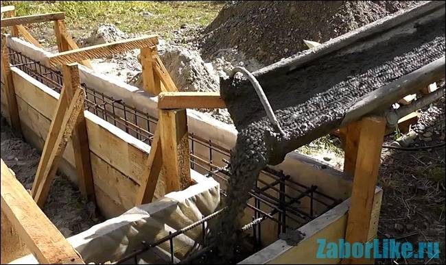 Фундамент под забор: разновидности и особенности